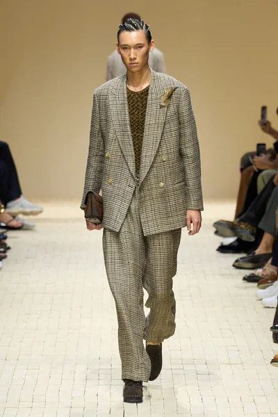 Look 23